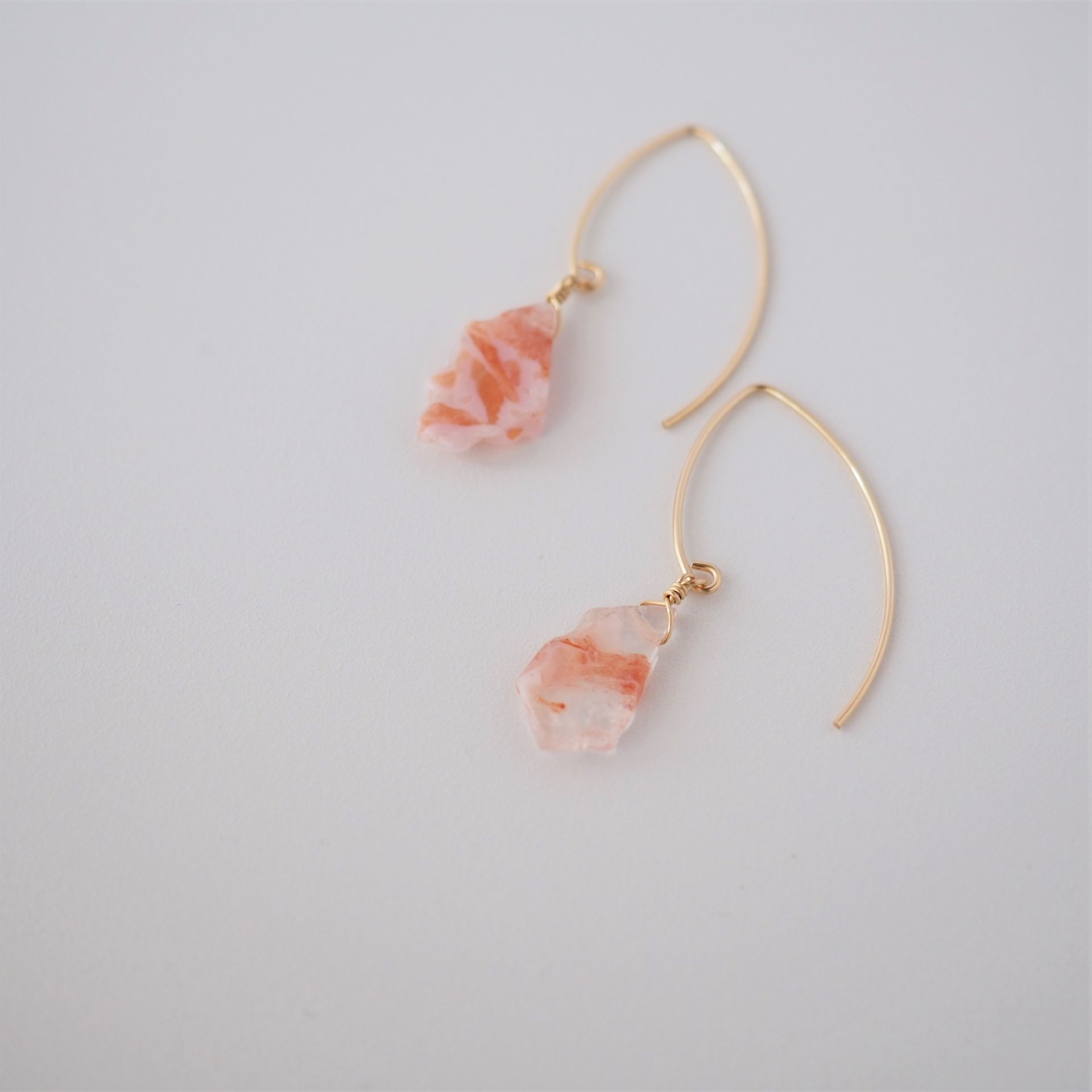 マニカランクォーツピアス / B