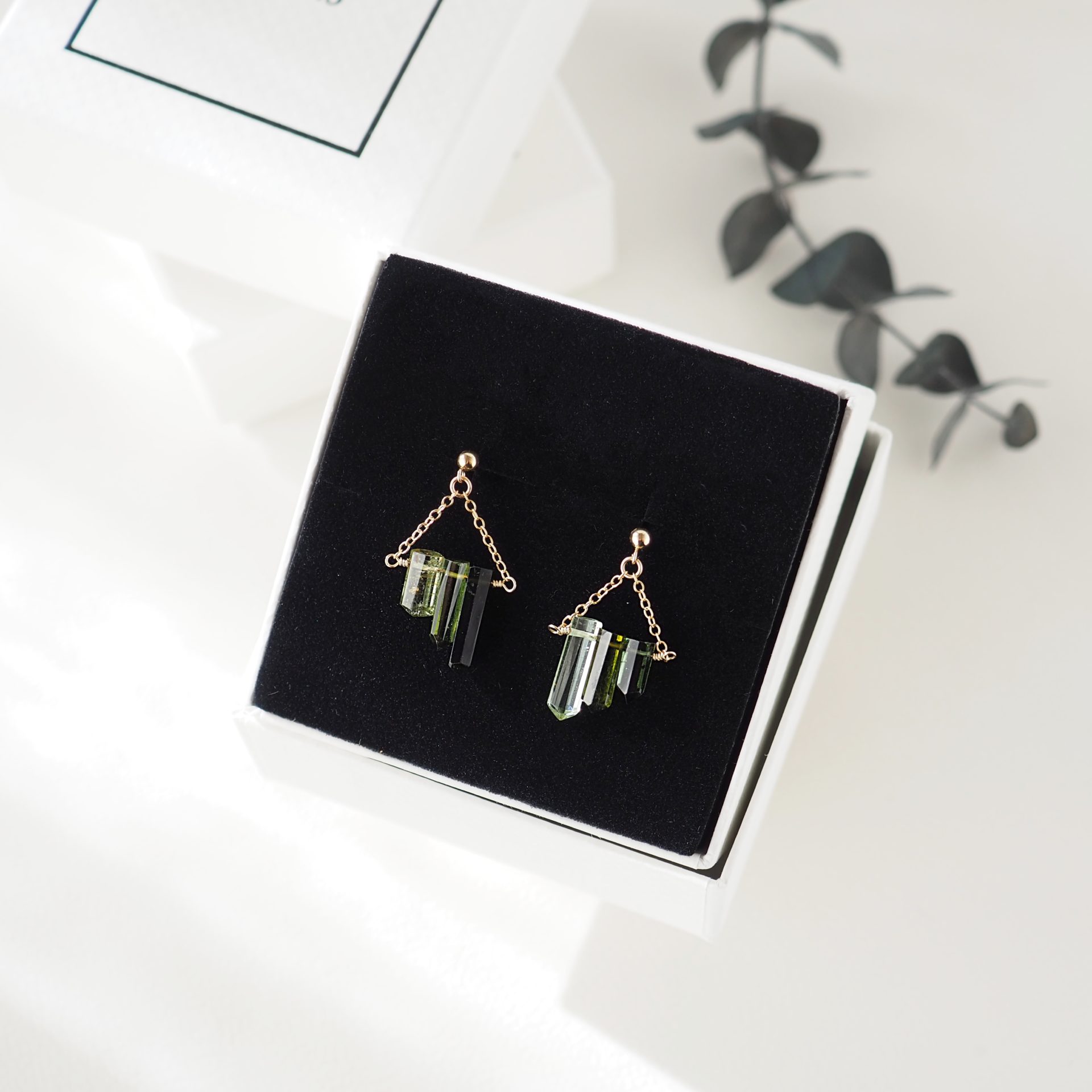 part4★Black×green系★ハンドメイドピアスまとめ売り★６点 part4☆Black×green系☆ハンドメイドピアスまとめ売り☆6点 撮影し