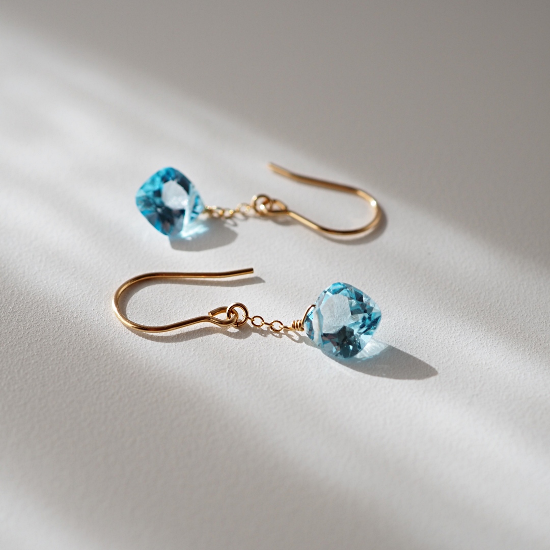 ブルートパーズピアス