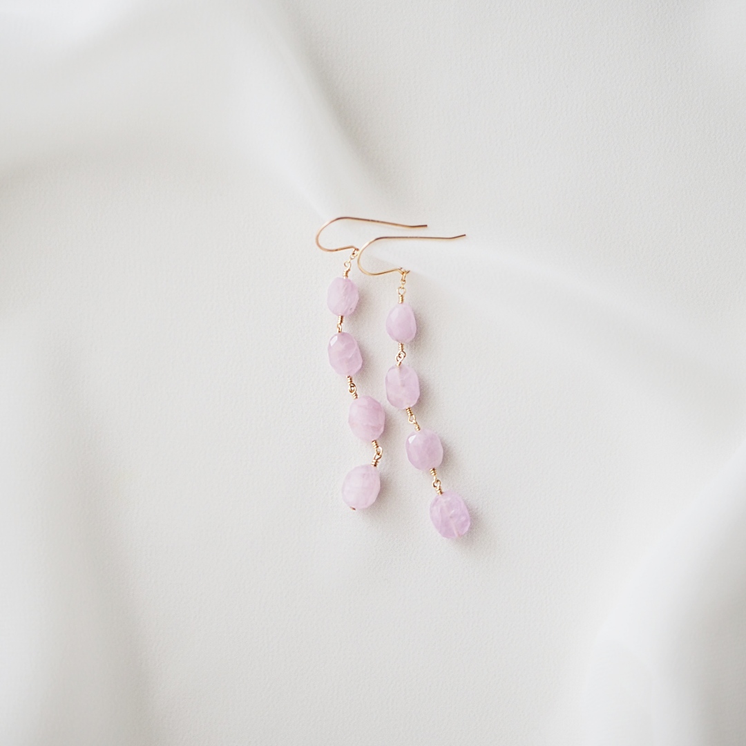 クンツァイトピアス