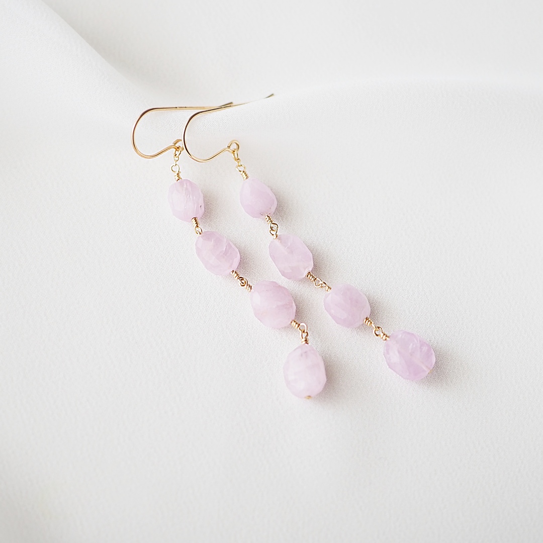 クンツァイトピアス