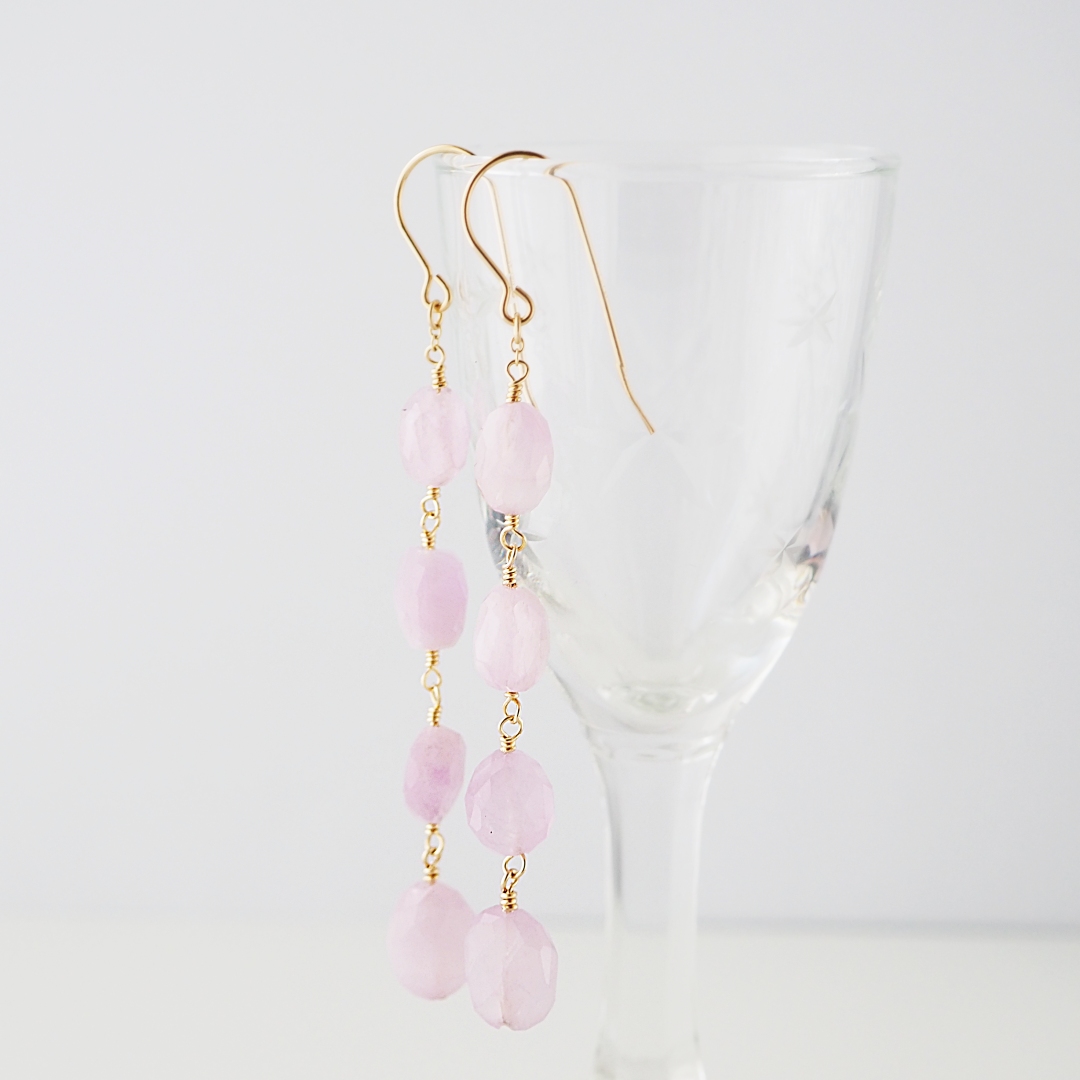 クンツァイトピアス