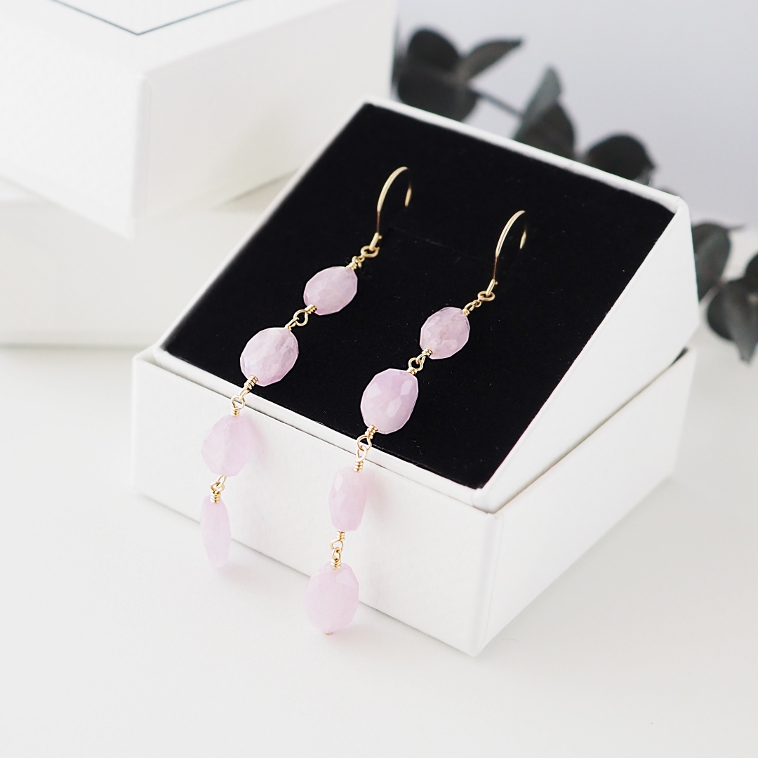 クンツァイトピアス