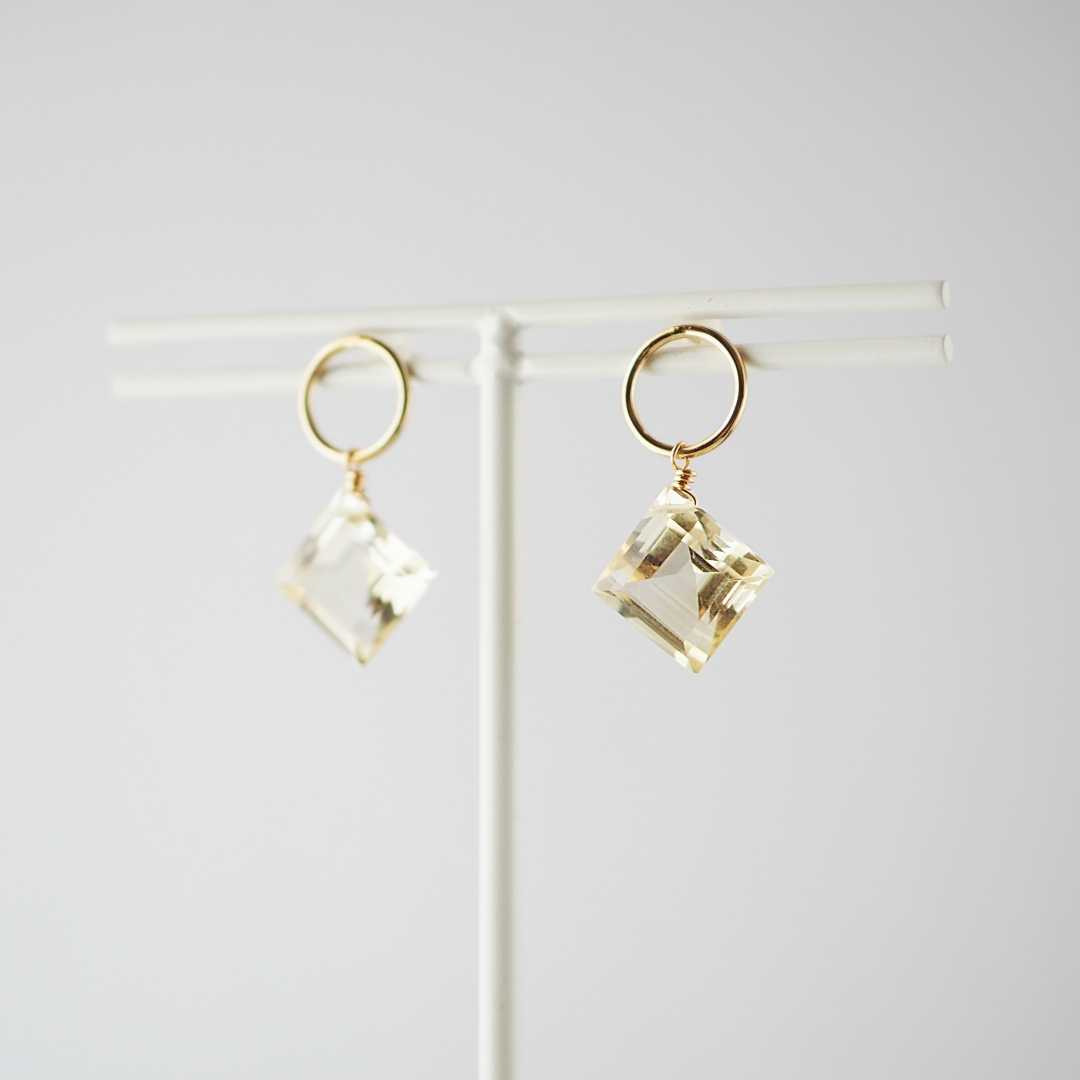 11月の誕生石 /  シトリンピアス