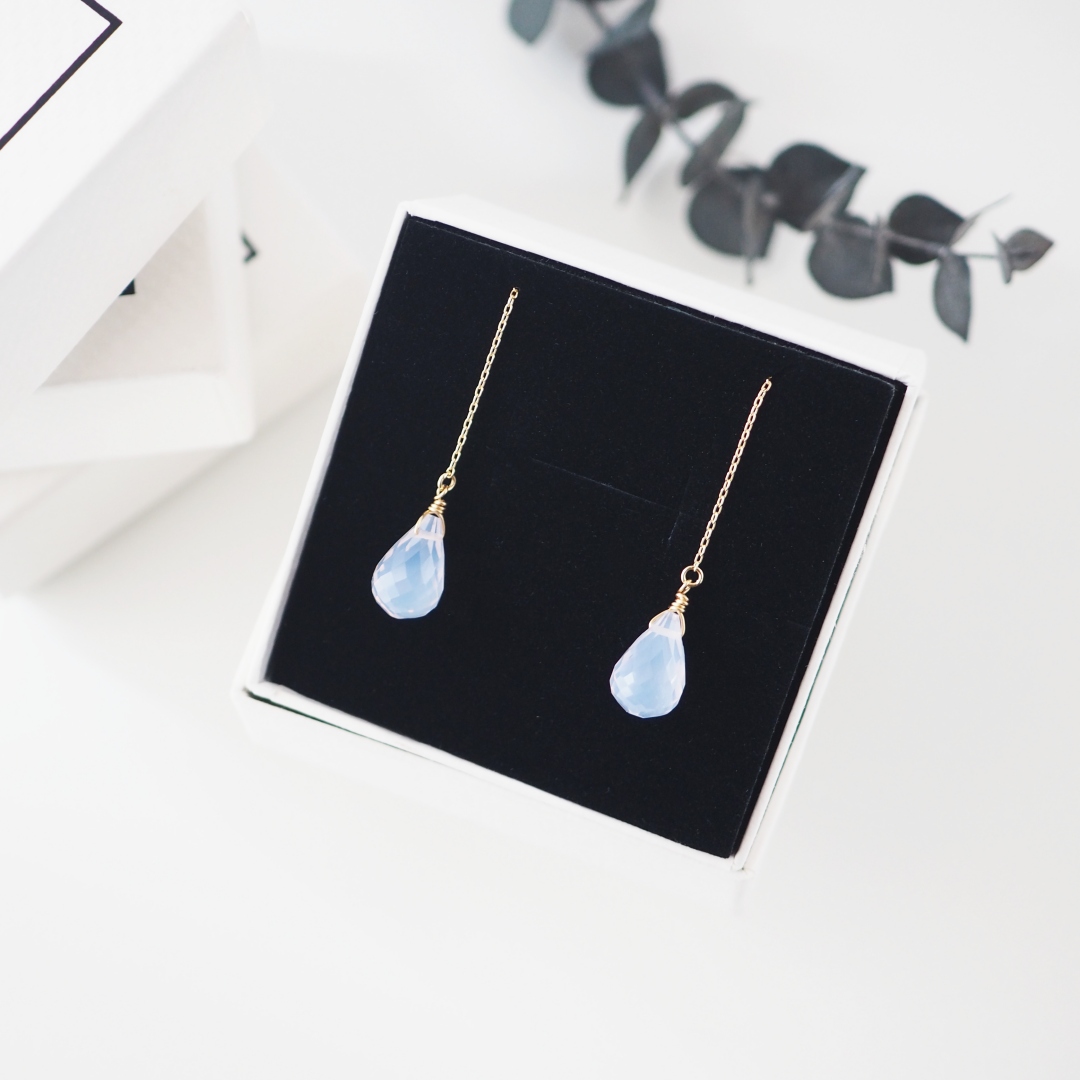 スコロライトピアス