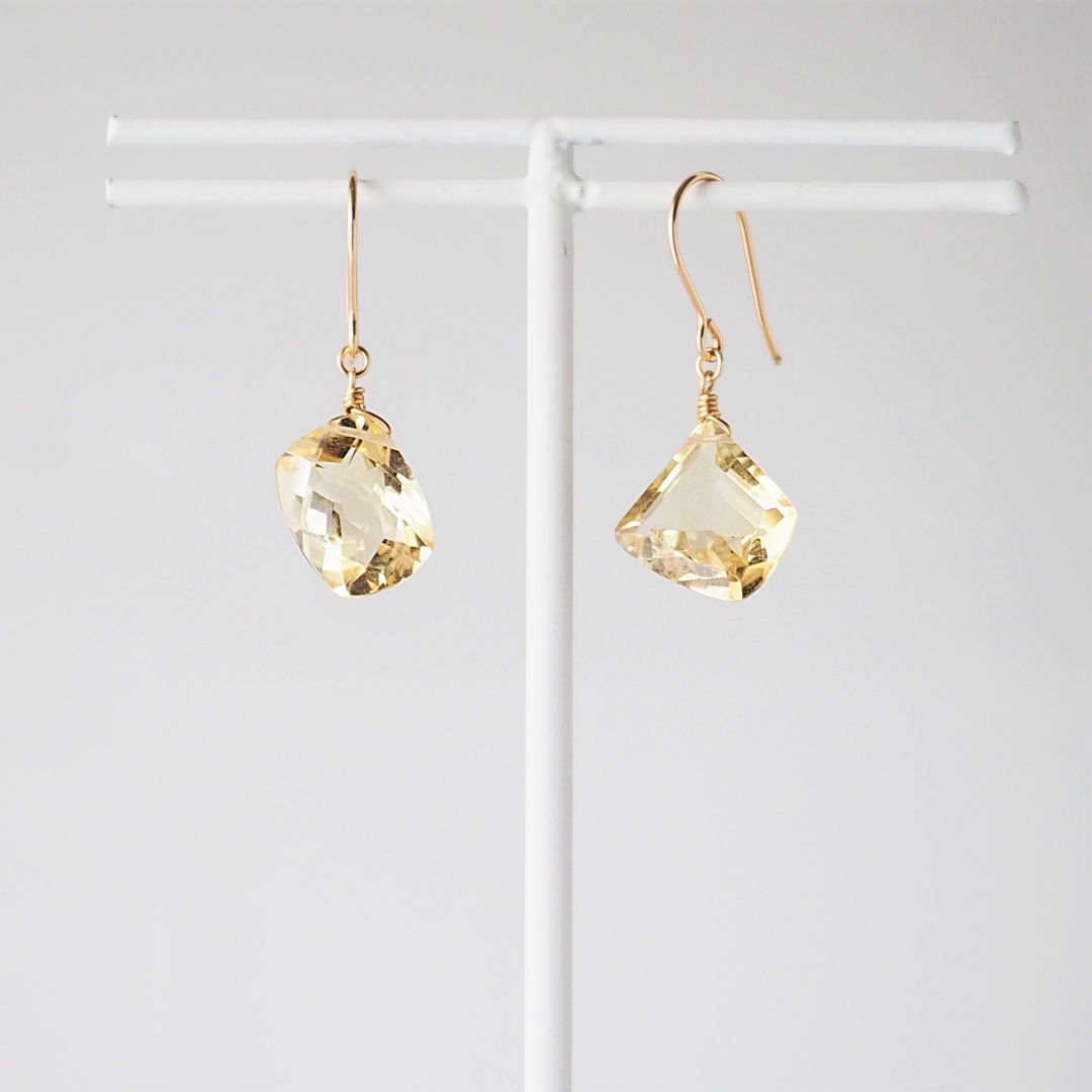 11月の誕生石 / シトリンピアス