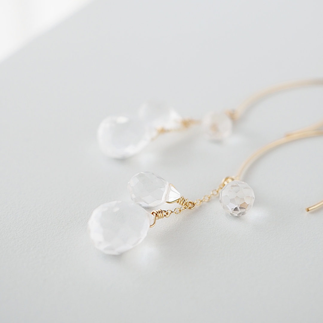 水晶ピアス