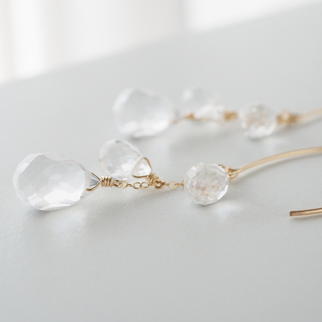 水晶ピアス