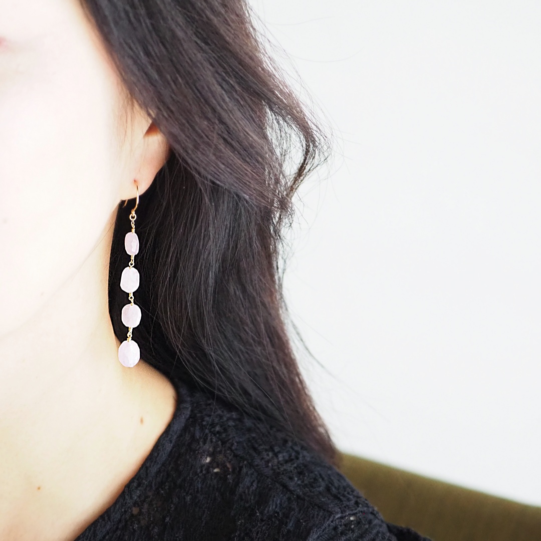 クンツァイトピアス