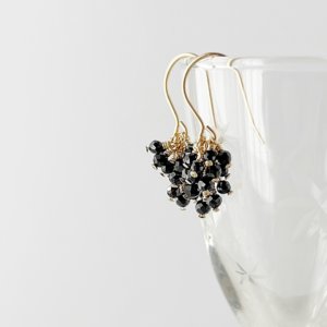 ブラックスピネルピアス