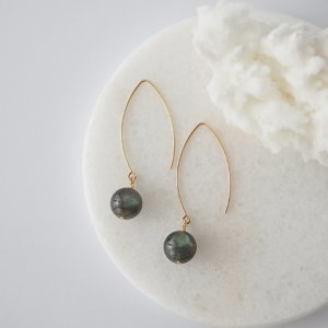 ラブラドライトピアス