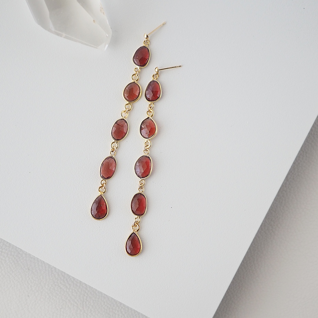 K10 / ガーネット（モザンビーク産）ピアス