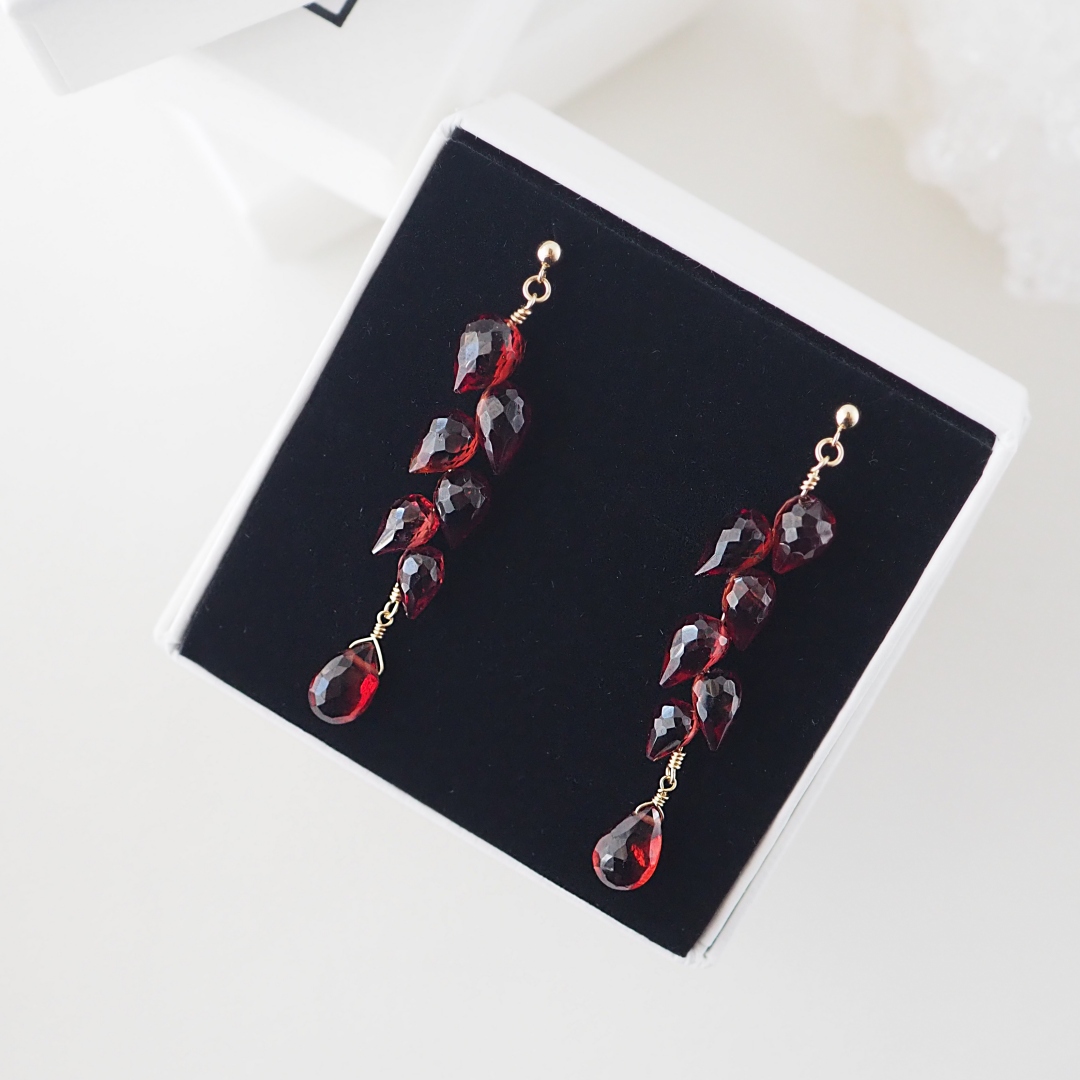 K10 / ガーネット（モザンビーク産）ピアス