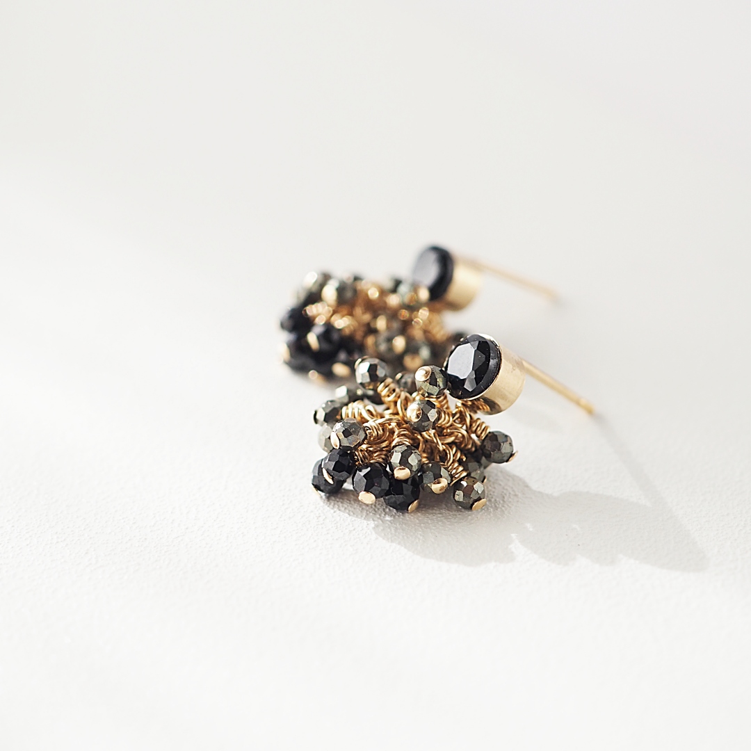 ブラックスピネル＆パイライトピアス