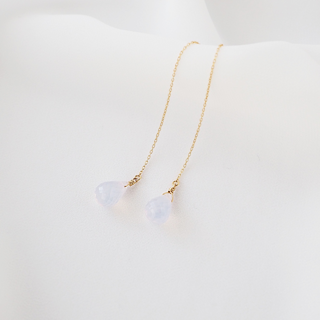 スコロライトピアス