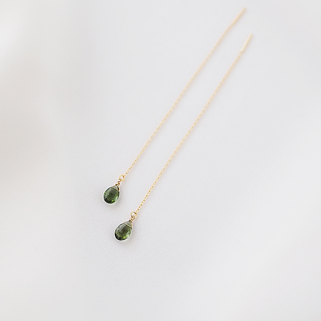 K10 / モルダバイトピアス