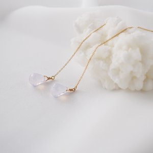 スコロライトピアス