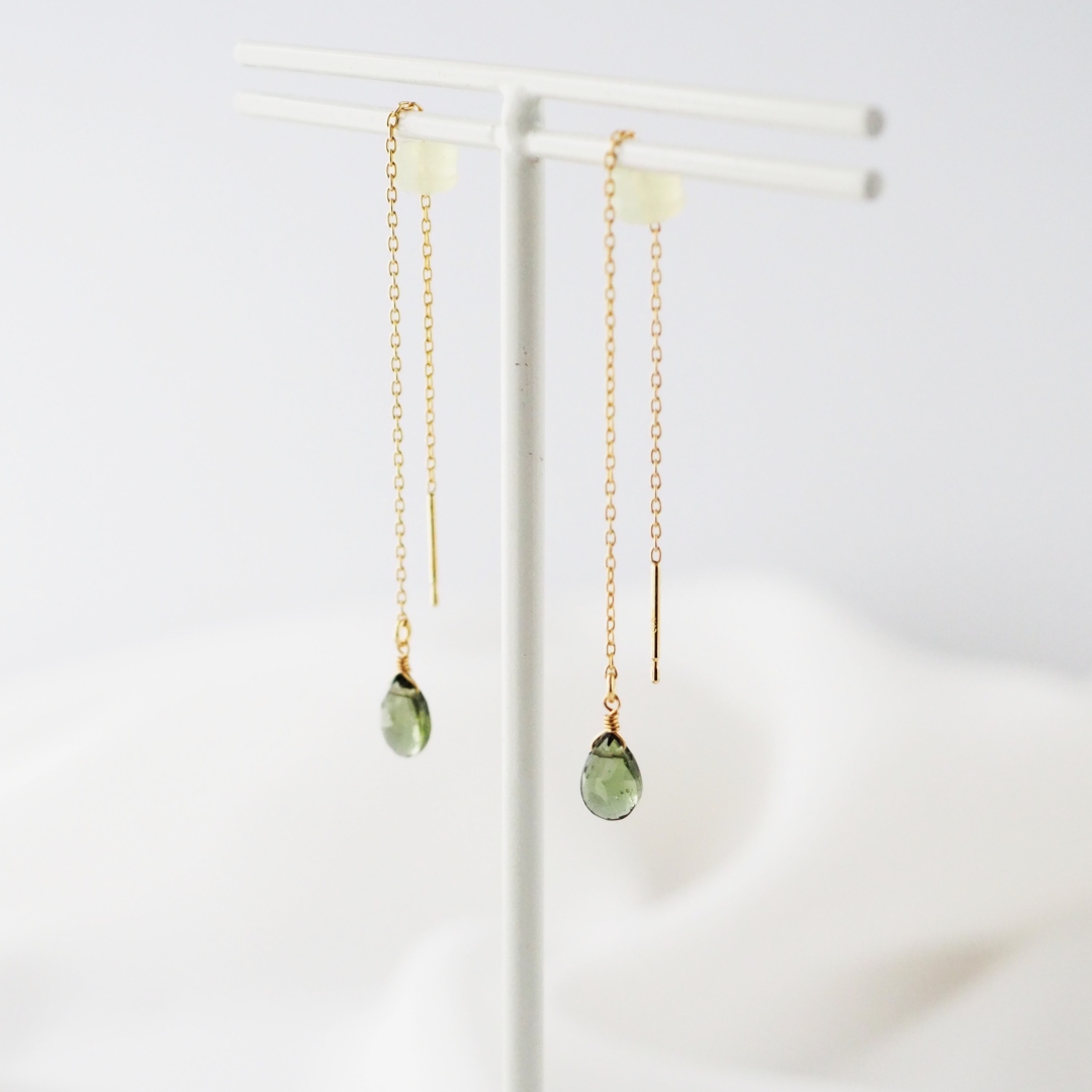 K10 / モルダバイトピアス