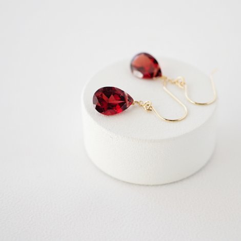 1月の誕生石 / K10 / ガーネット（モザンビーク産）ピアス