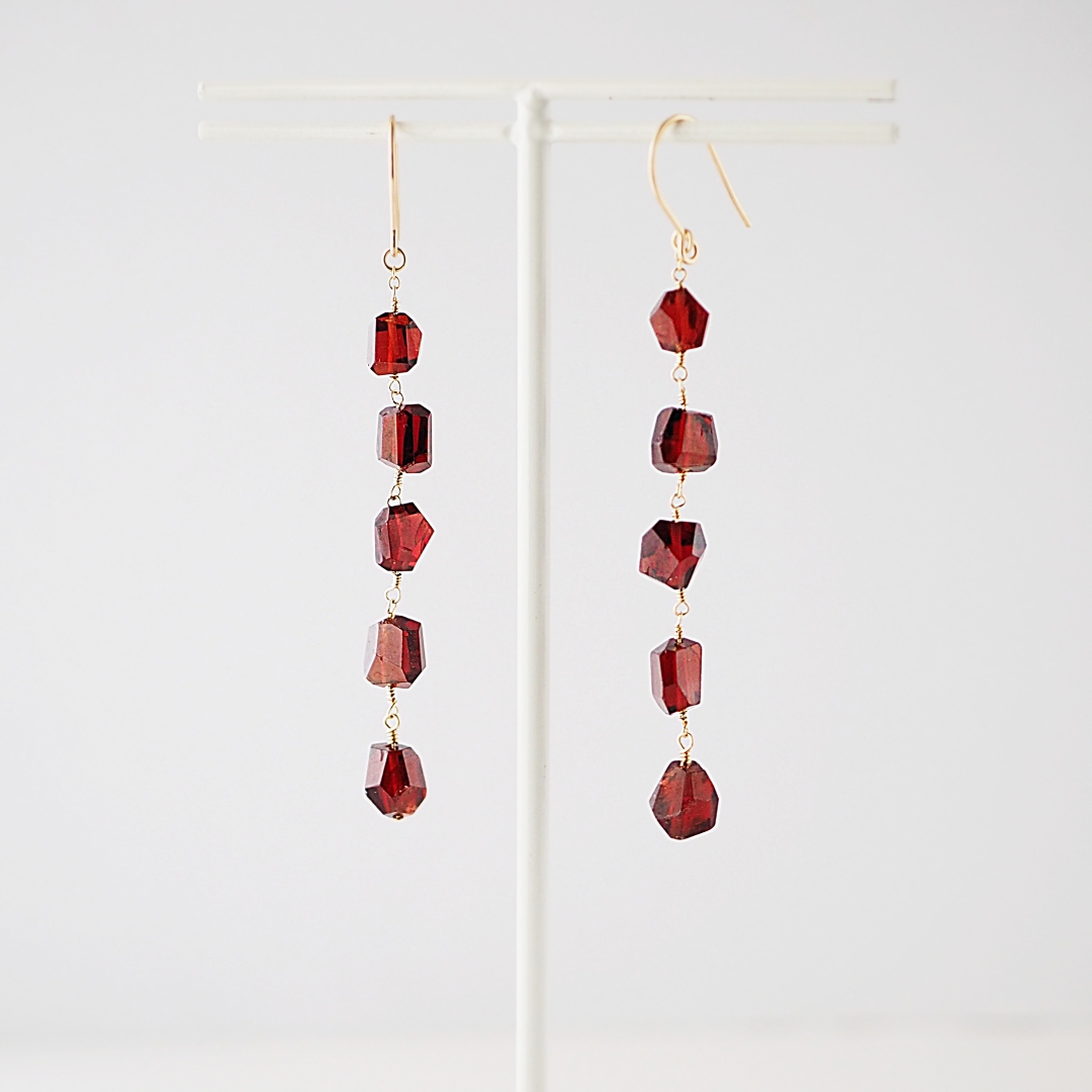 ガーネット（モザンビーク産）ピアス