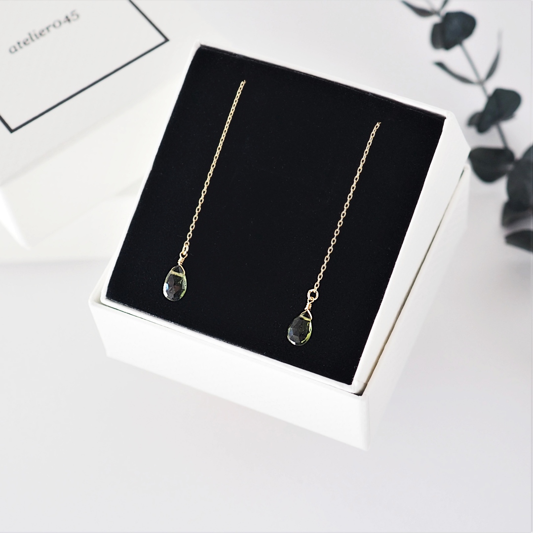 K10 / モルダバイトピアス