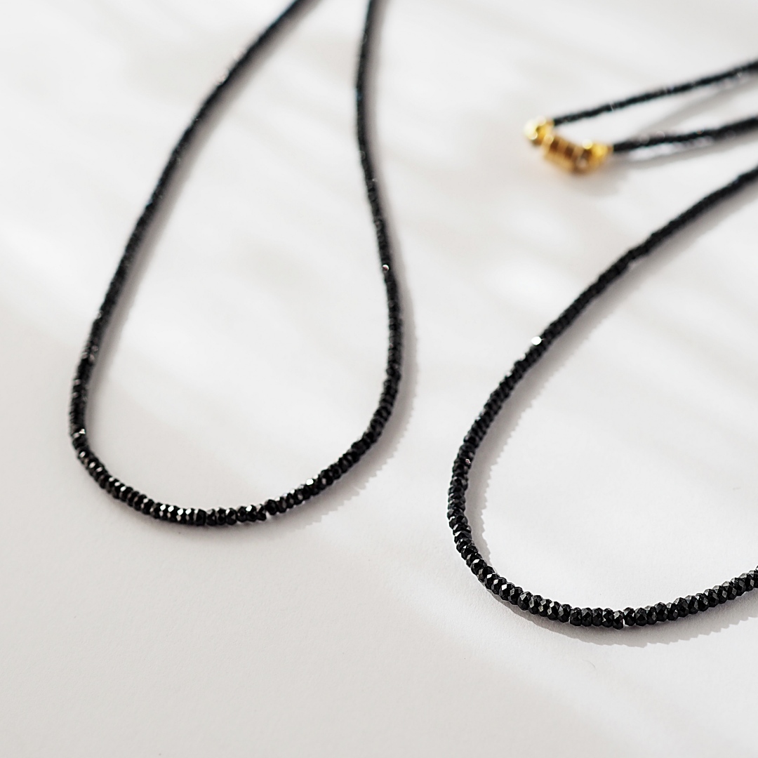 8月の誕生石ブラックスピネルネックレス